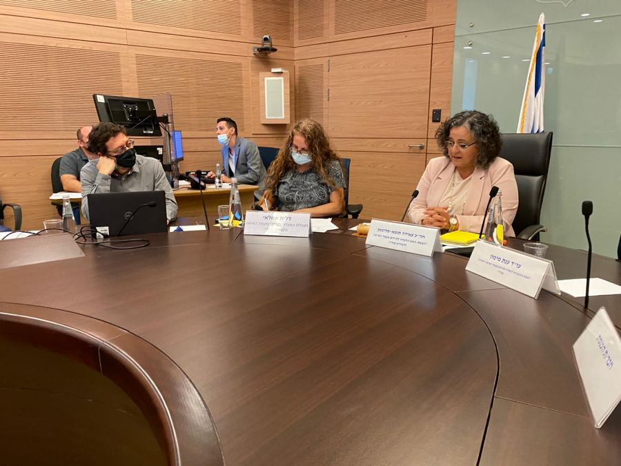 بمشاركة واسعة لمنظمات من الحقل النسوي عقدت لجنة النهوض بمكانة المرأة أولى جلساتها في الكنيسيت